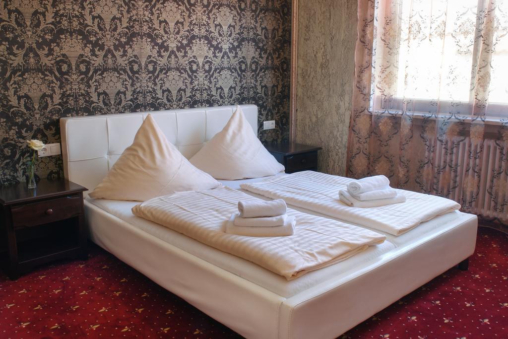 Hotel Krone Friesenheim  Oda fotoğraf